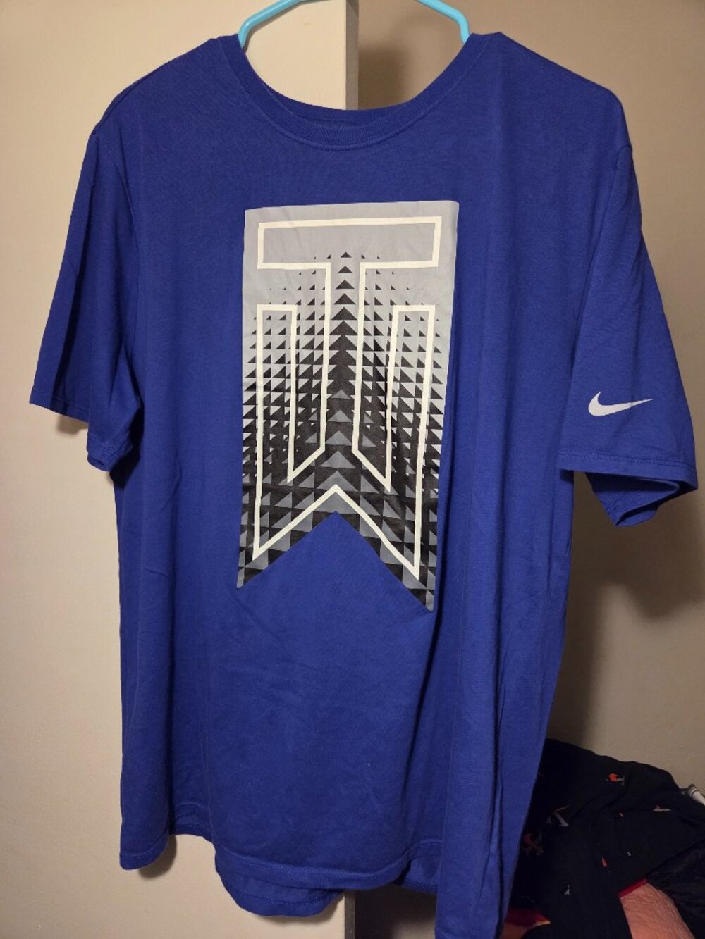 Mens nike Tiger woods shirt size XL